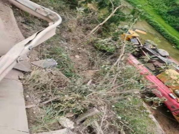 靖安县吊车出租电话_高空吊车出租需要注意哪些事项